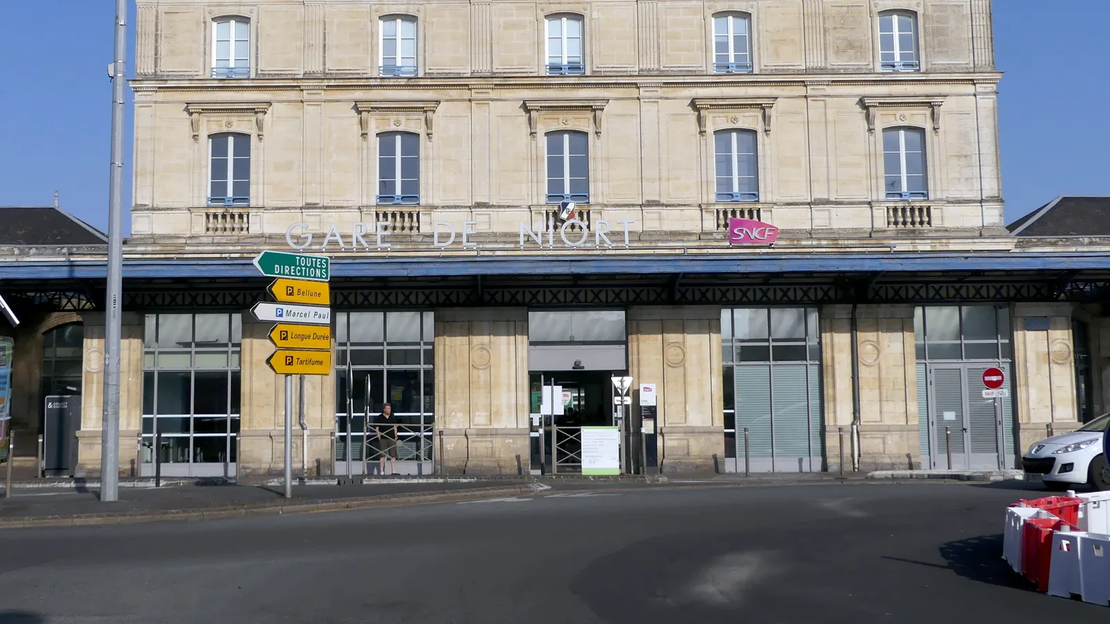 La gare de Niort en soirée